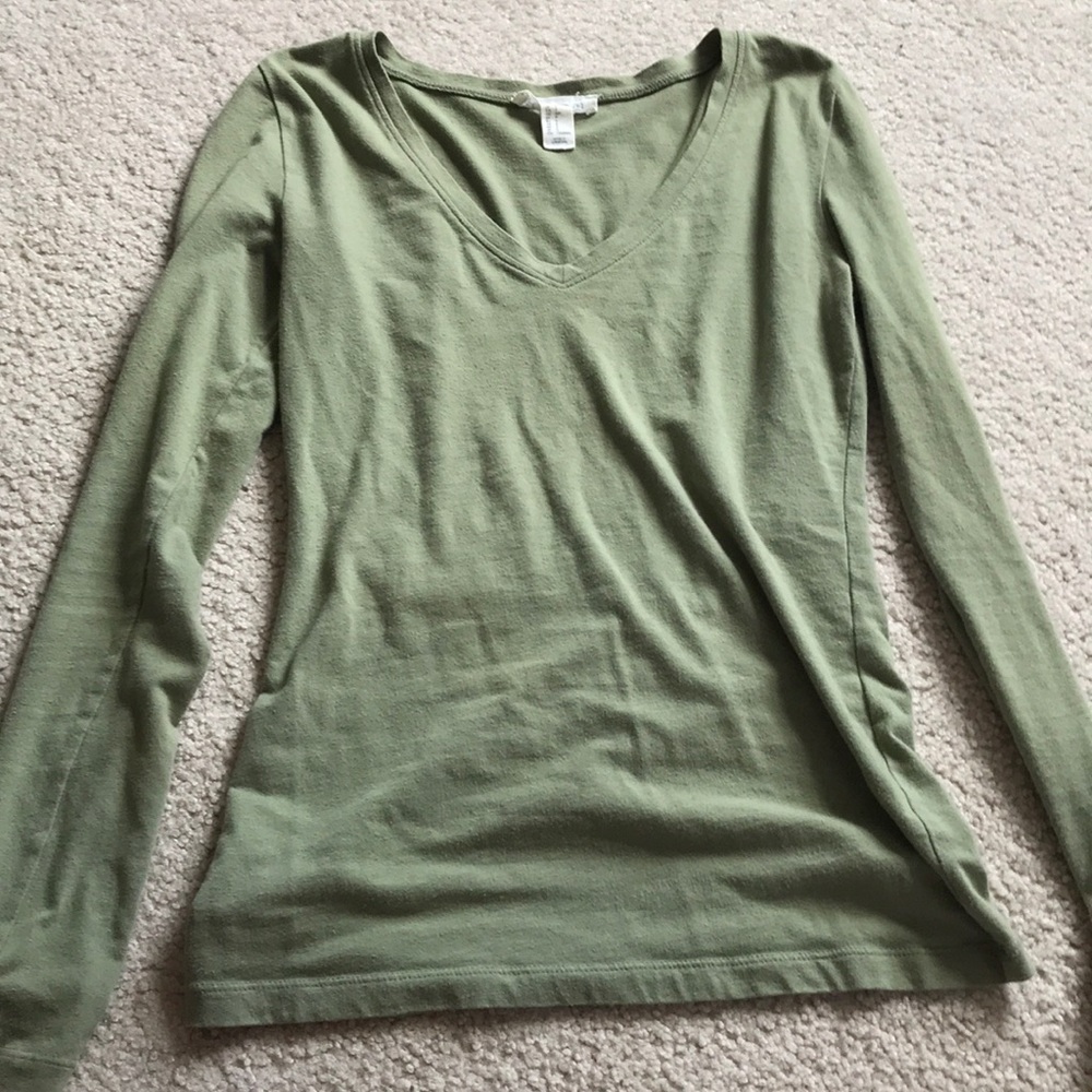 Long sleeve V-neck!